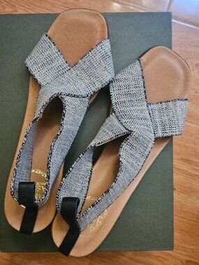 Andre Assous Gray Woven Slingback Block Heel Sandals EU 39 Made in Spai